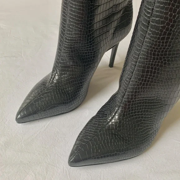 Schutz Maryana High Heel Leather Crocodile-Embossed Boot Black 7.5 - Picture 16 of 16